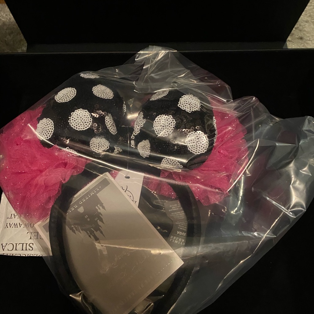 NWT Betsey Johnson Disney Larks Collectors Ears